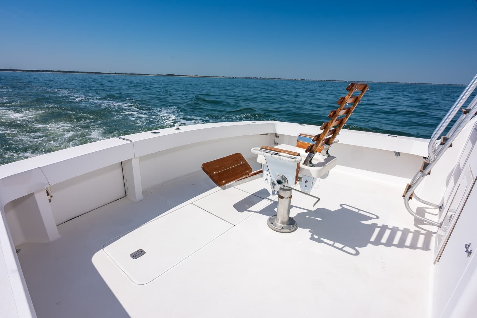 1998 Viking 47 Convertible - Photo 16