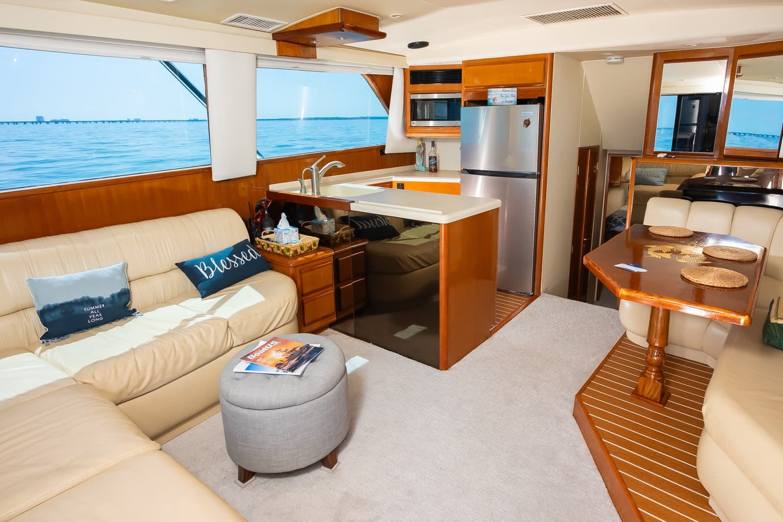 1998 Viking 47 Convertible - Photo 29