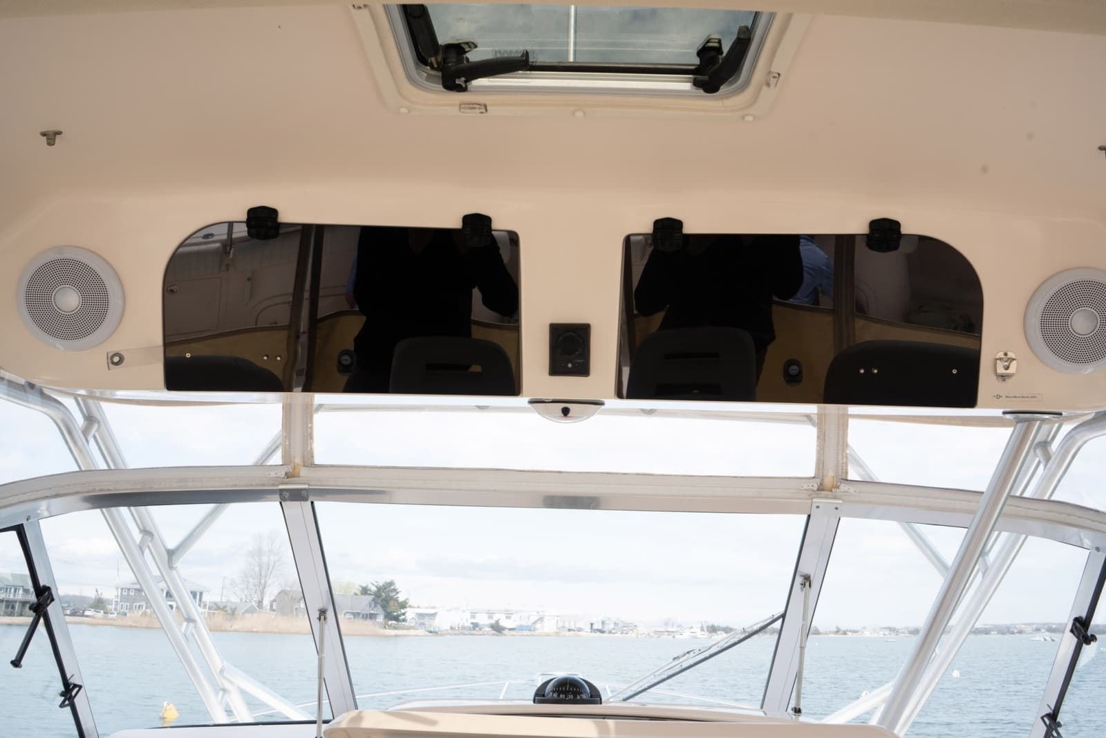 2009 Grady-White Express 330