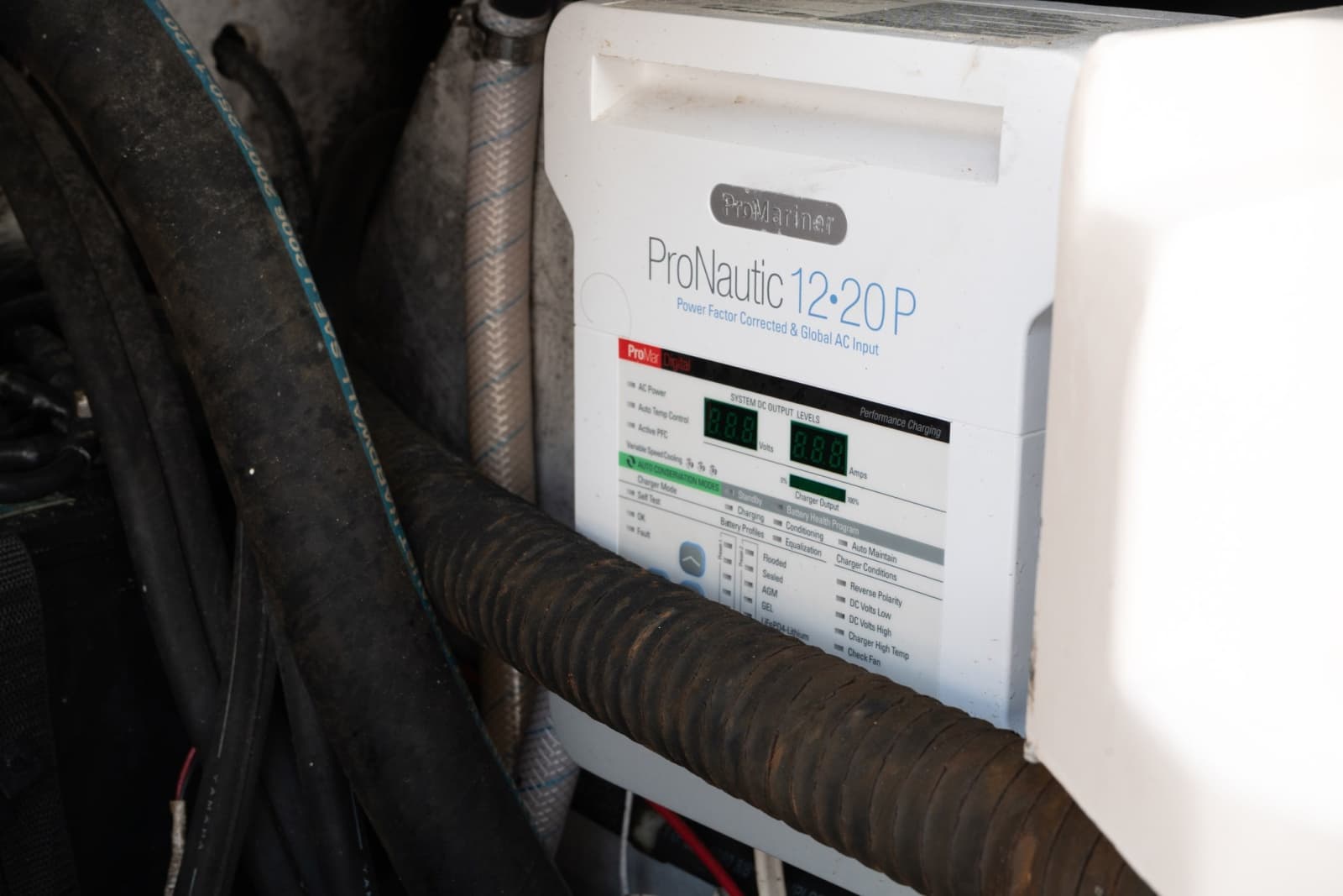 2009 Grady-White Express 330