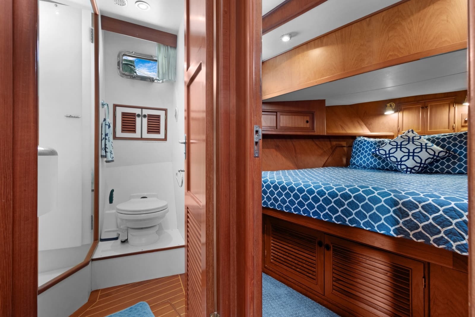 1999 Offshore Yachts 48 Pilothouse - Photo 33