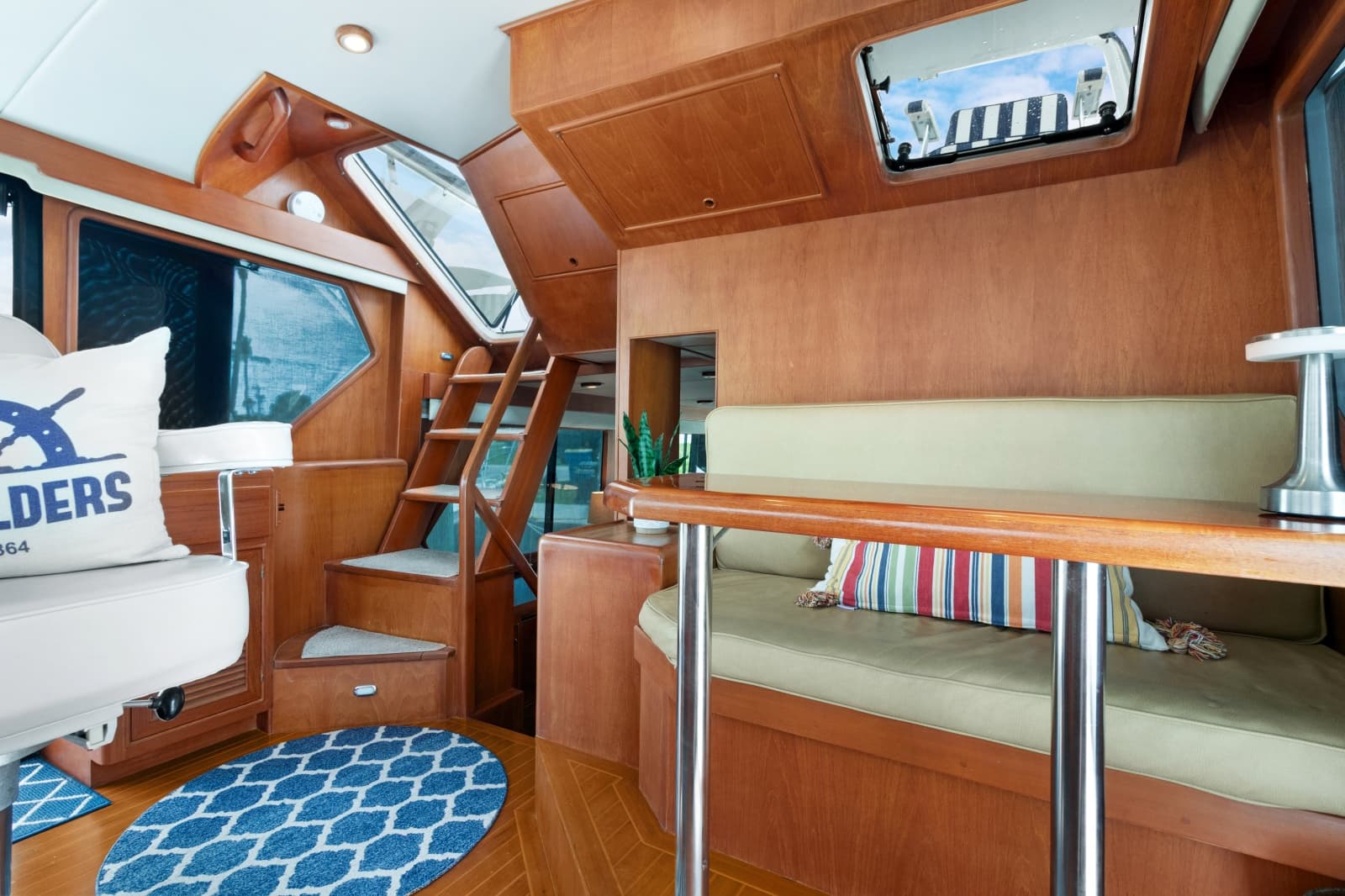 1999 Offshore Yachts 48 Pilothouse - Photo 17