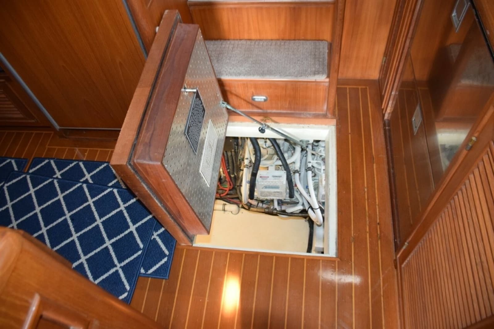1999 Offshore Yachts 48 Pilothouse - Photo 35