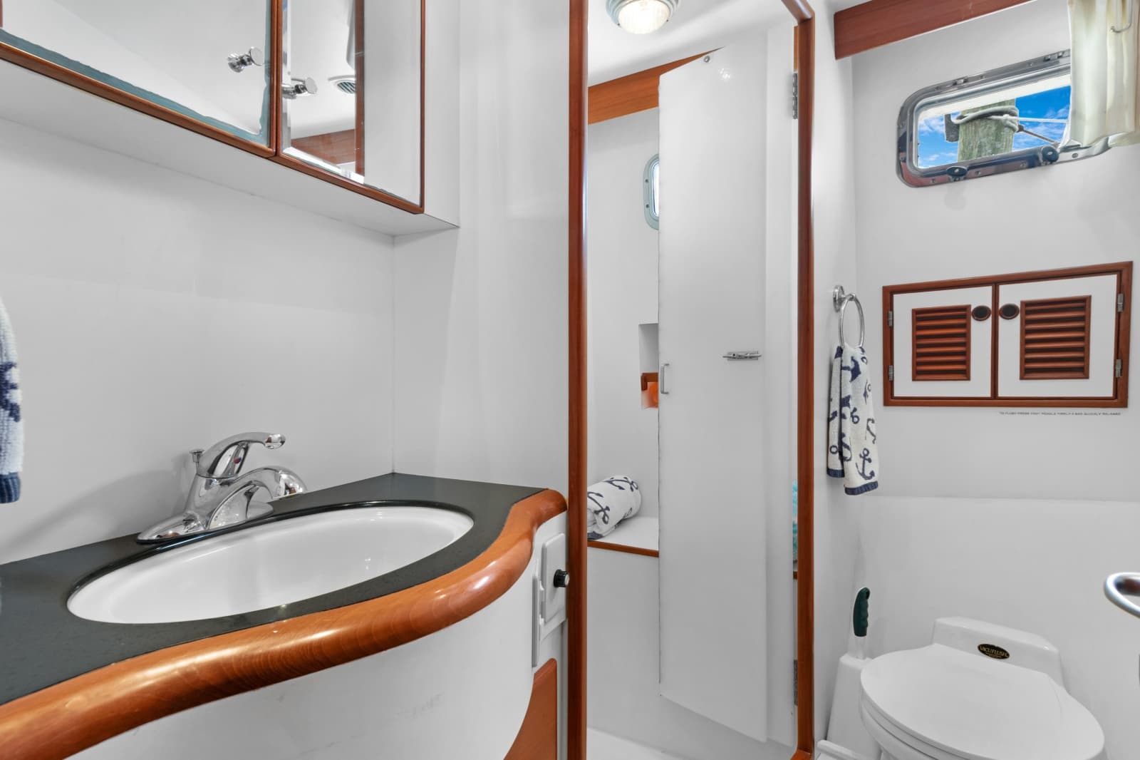 1999 Offshore Yachts 48 Pilothouse - Photo 34