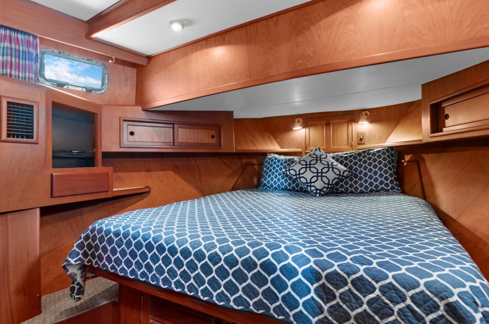 1999 Offshore Yachts 48 Pilothouse - Photo 30