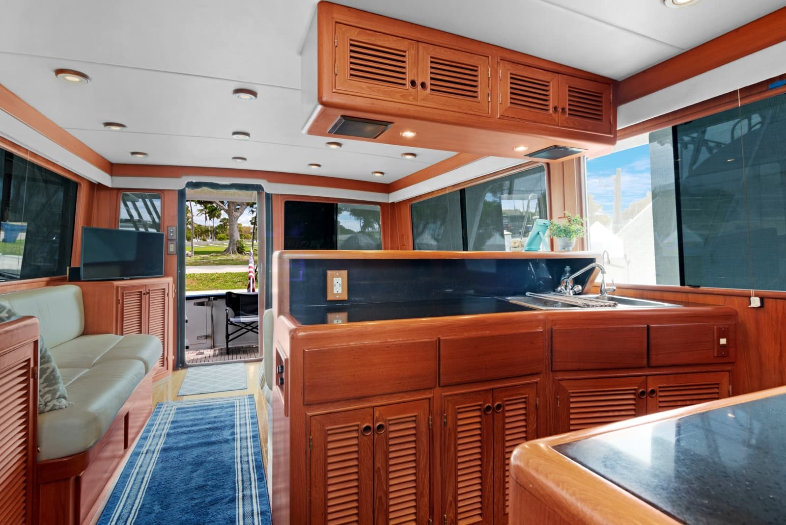 1999 Offshore Yachts 48 Pilothouse - Photo 20