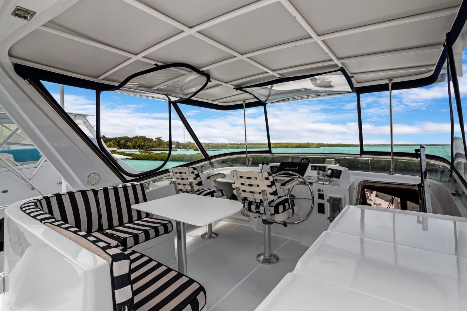 1999 Offshore Yachts 48 Pilothouse - Photo 8