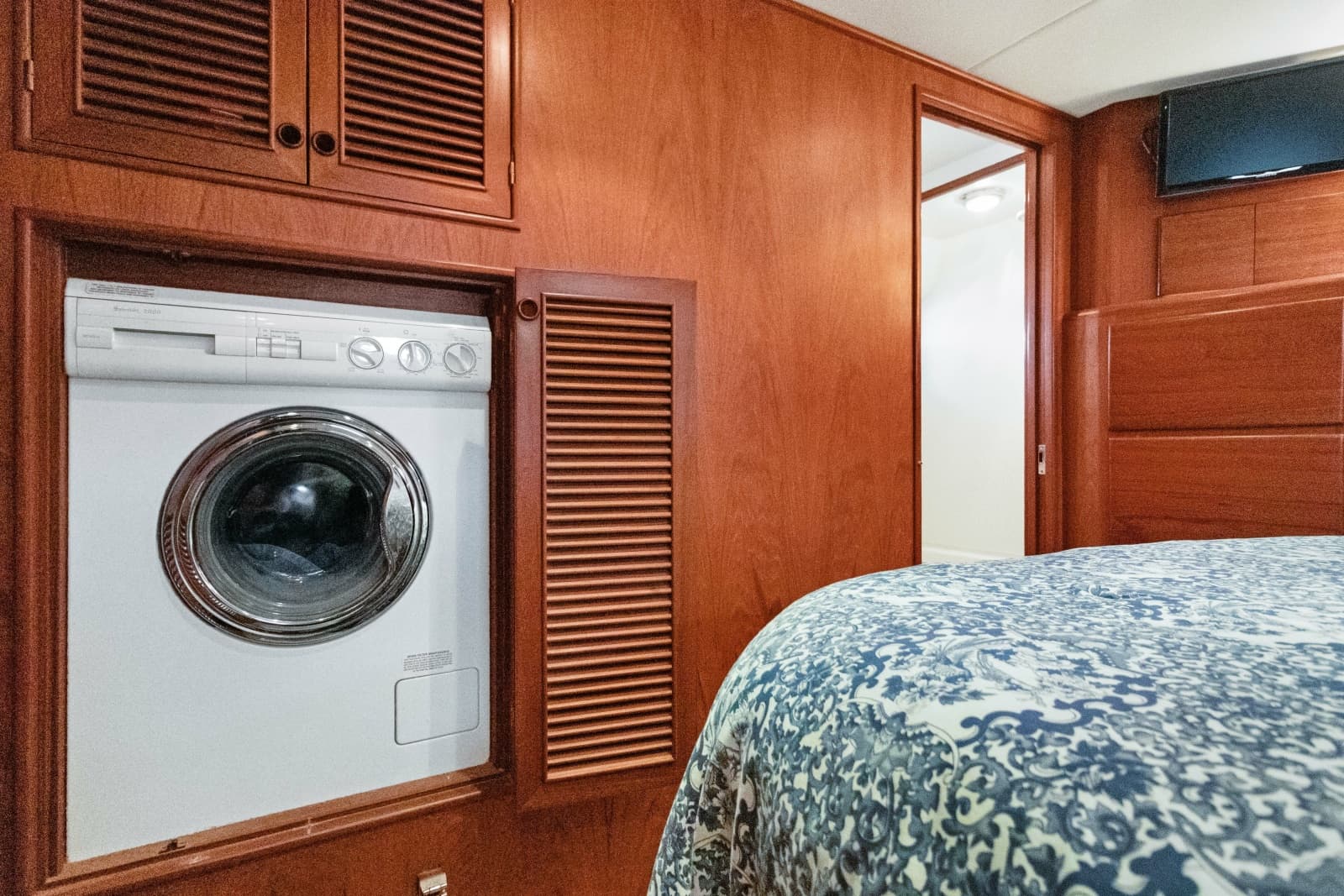 1999 Offshore Yachts 48 Pilothouse - Photo 26