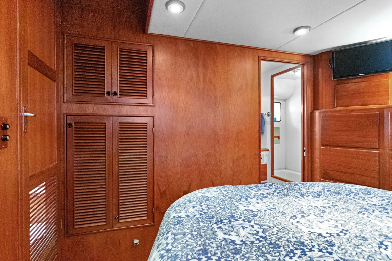 1999 Offshore Yachts 48 Pilothouse - Photo 25