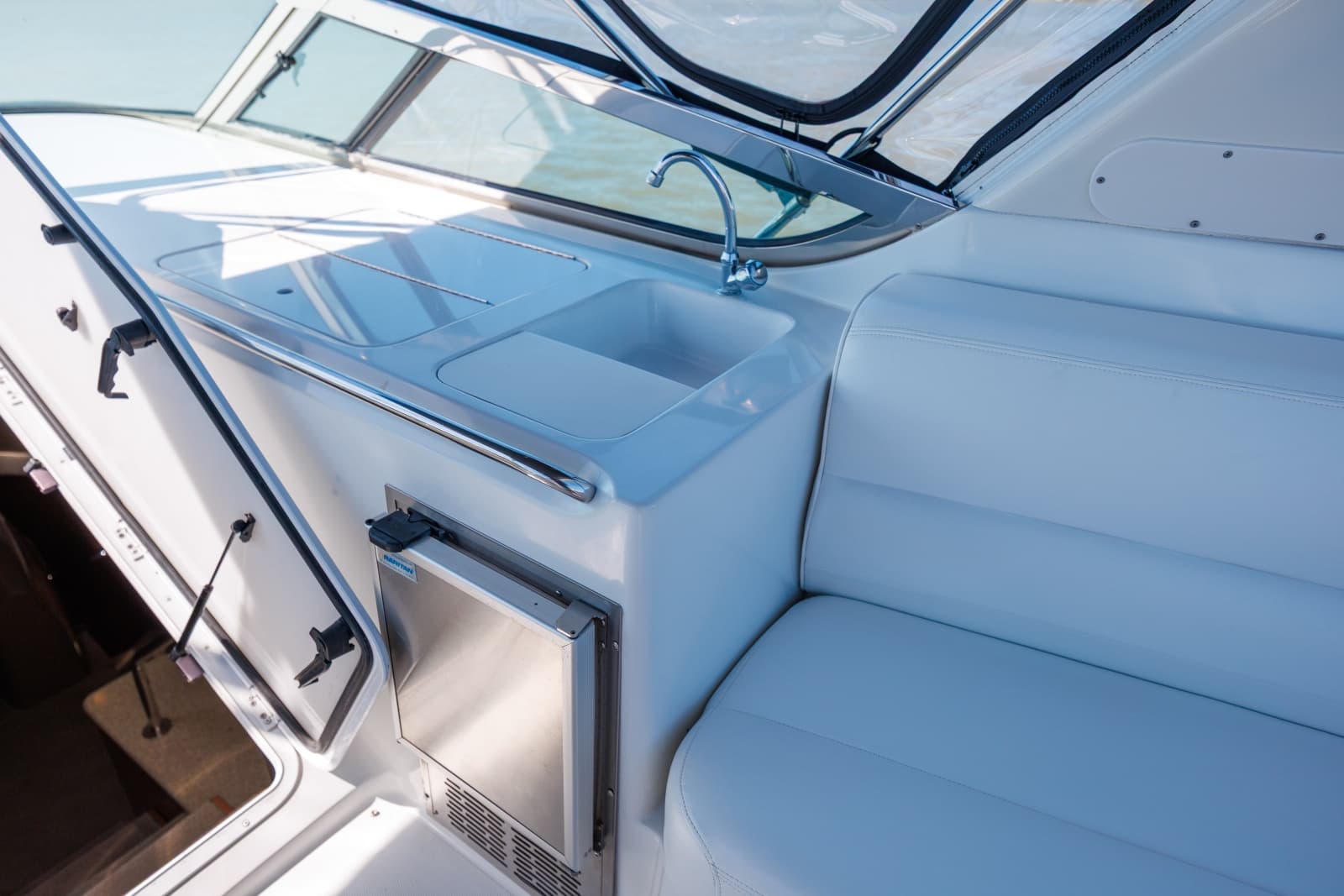 1999 Carver 530 Voyager - Photo 22