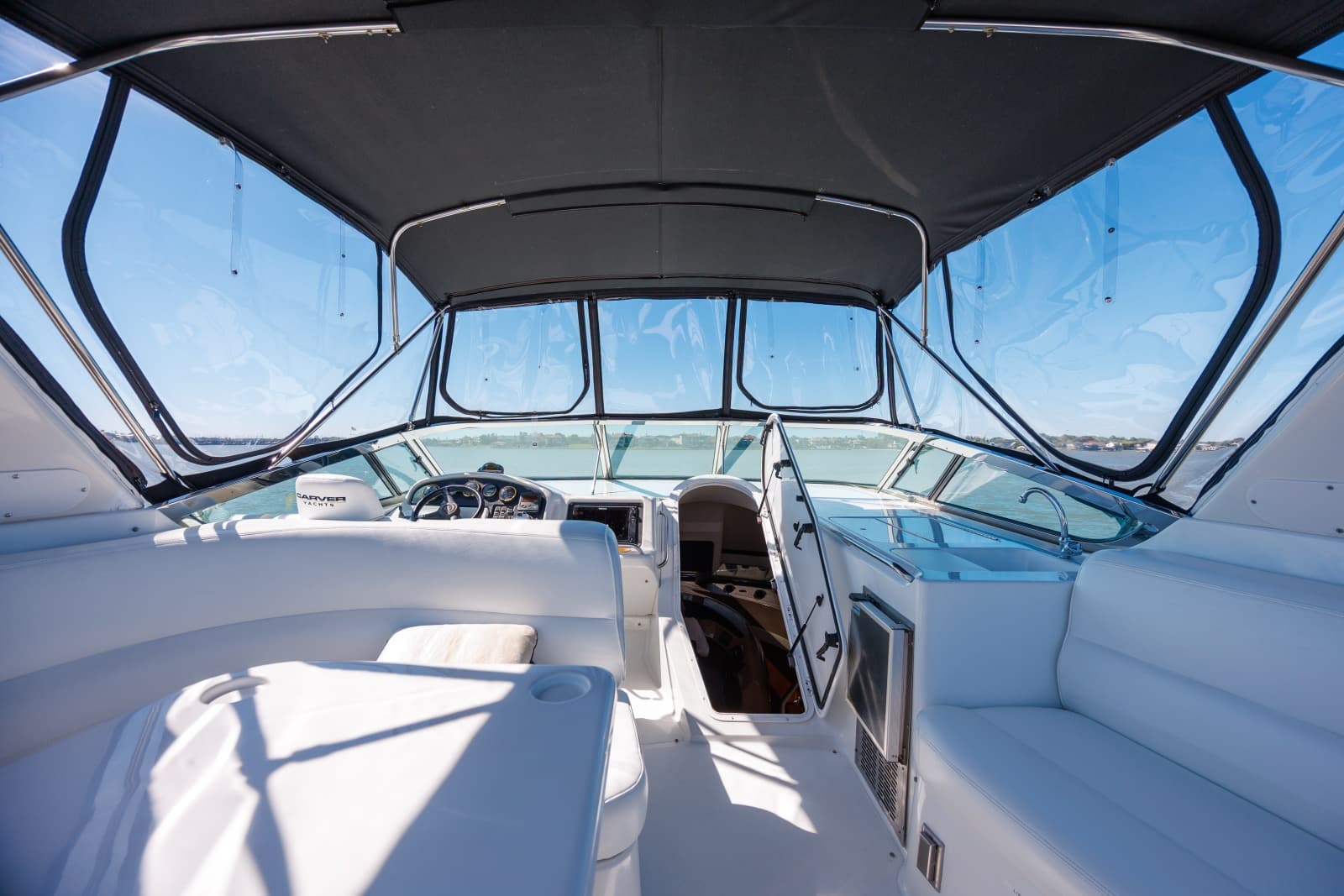 1999 Carver 530 Voyager - Photo 18