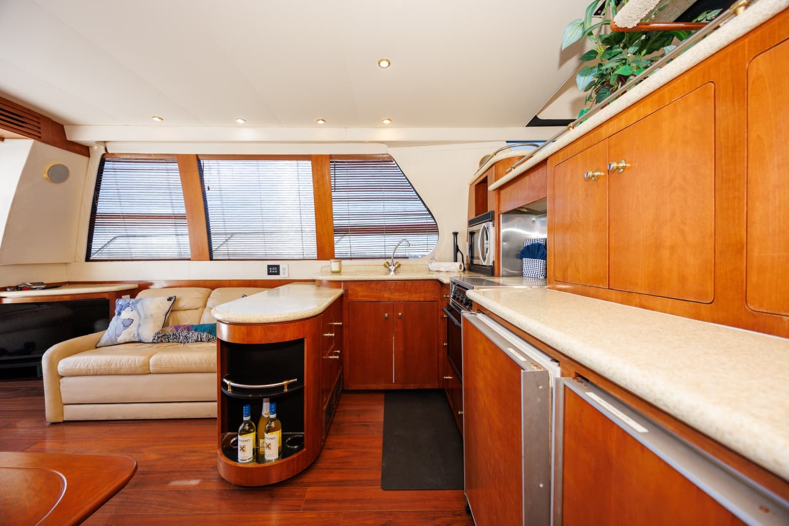 1999 Carver 530 Voyager - Photo 9