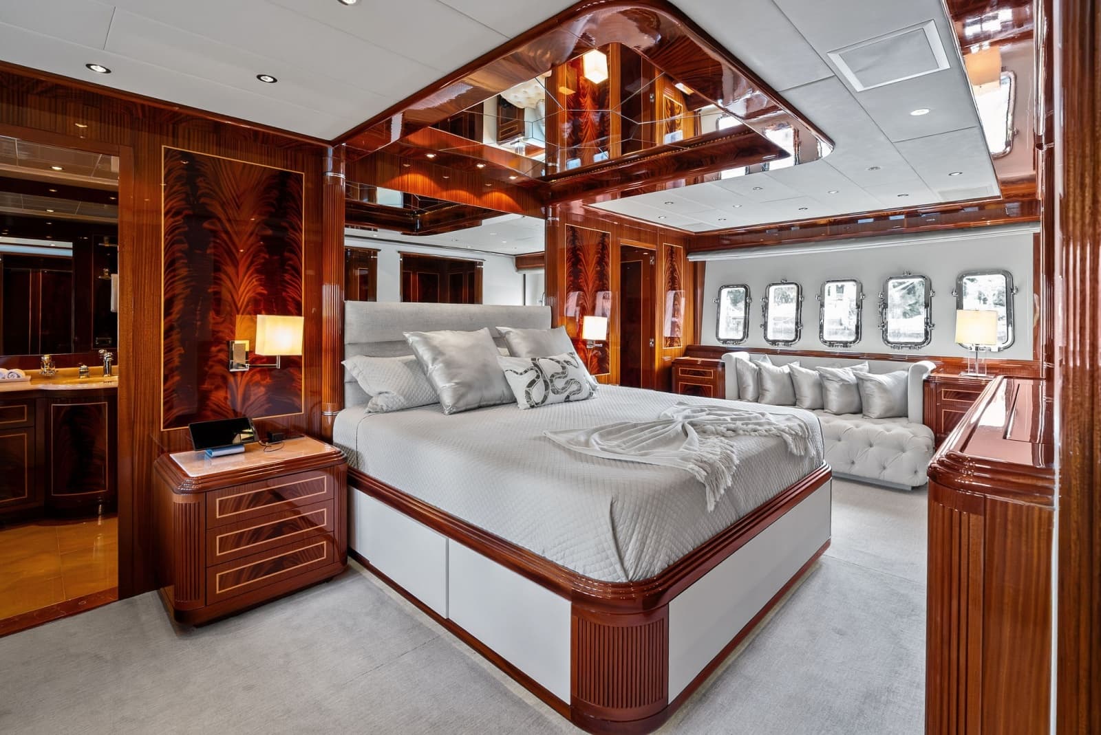 2005 Mangusta 130 - Photo 44