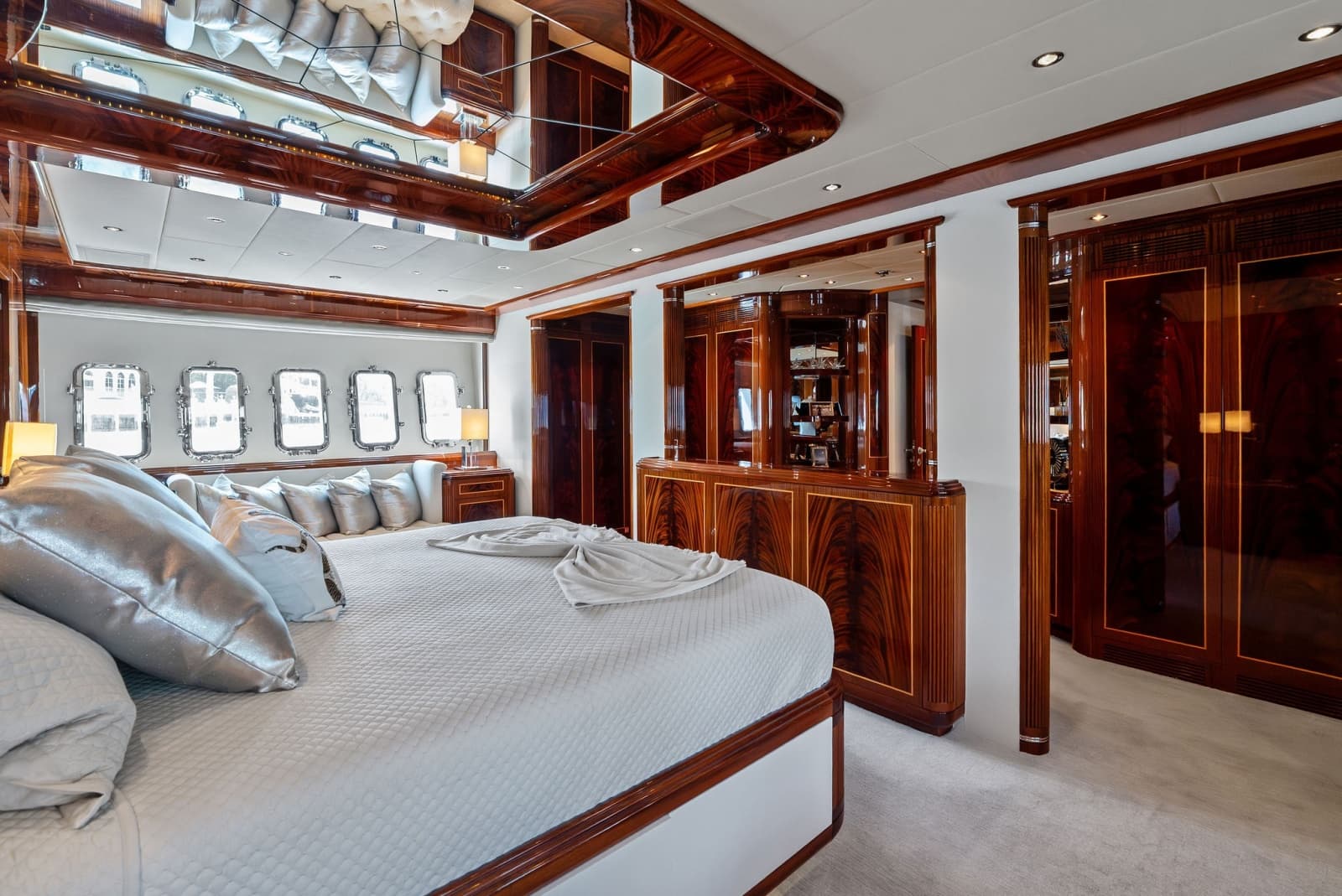 2005 Mangusta 130 - Photo 50