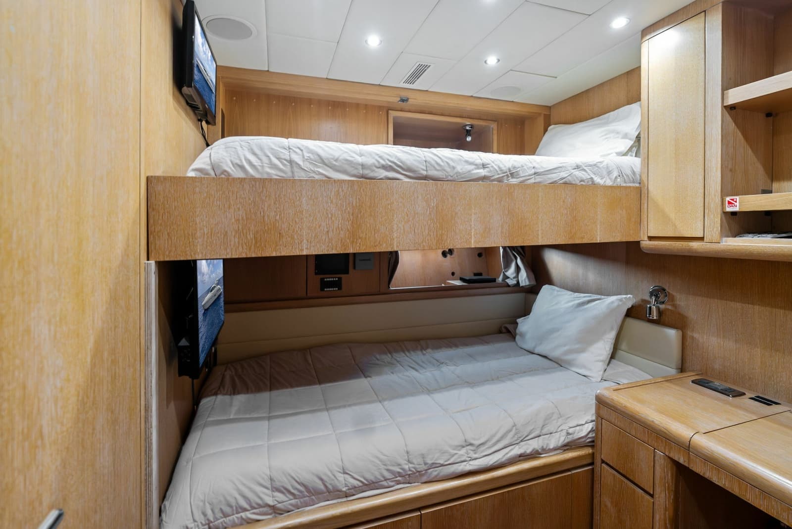2005 Mangusta 130 - Photo 110