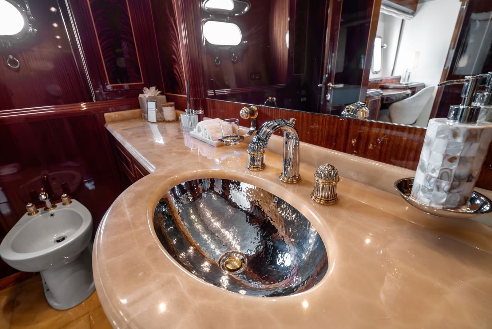 2005 Mangusta 130 - Photo 66