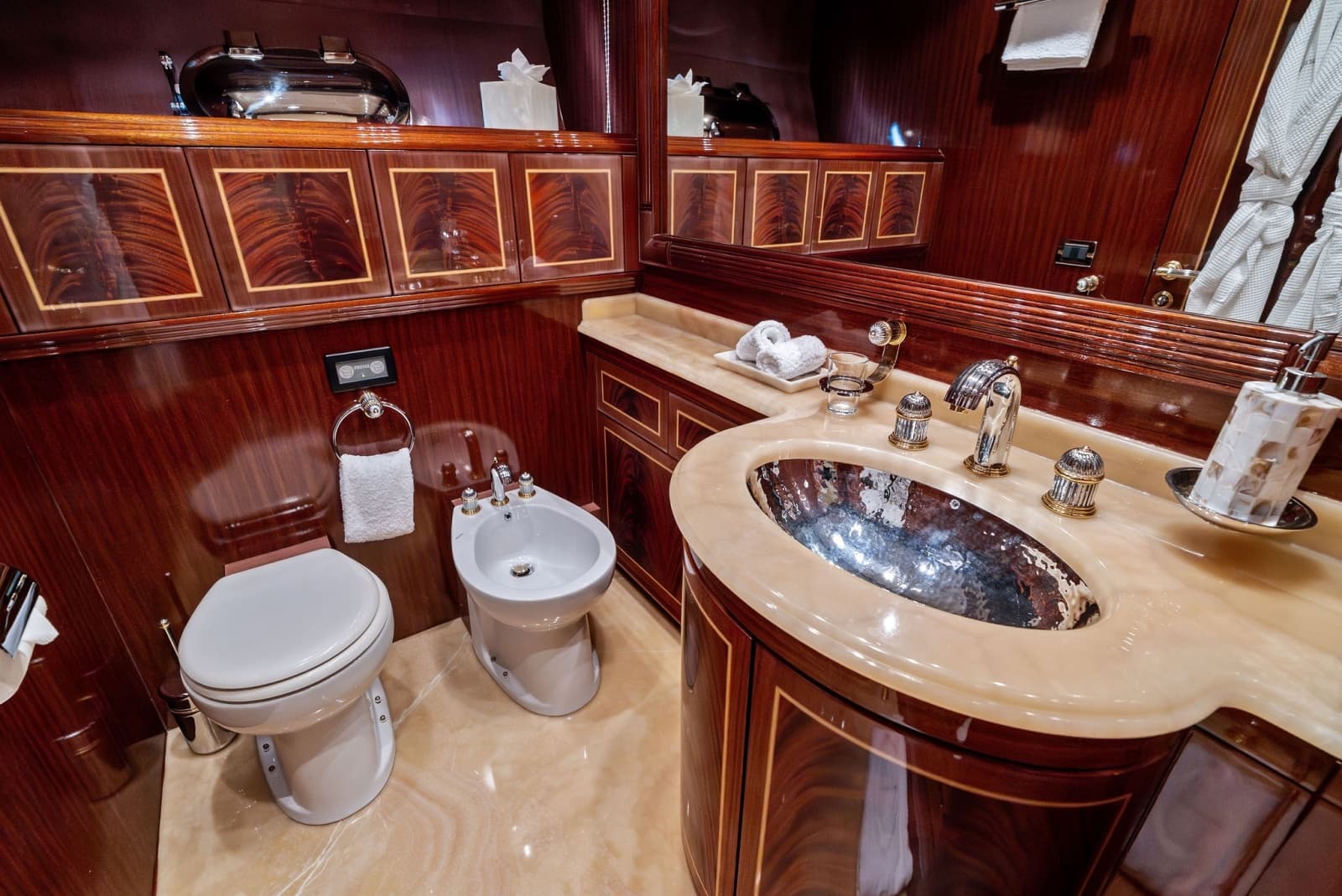 2005 Mangusta 130 - Photo 75