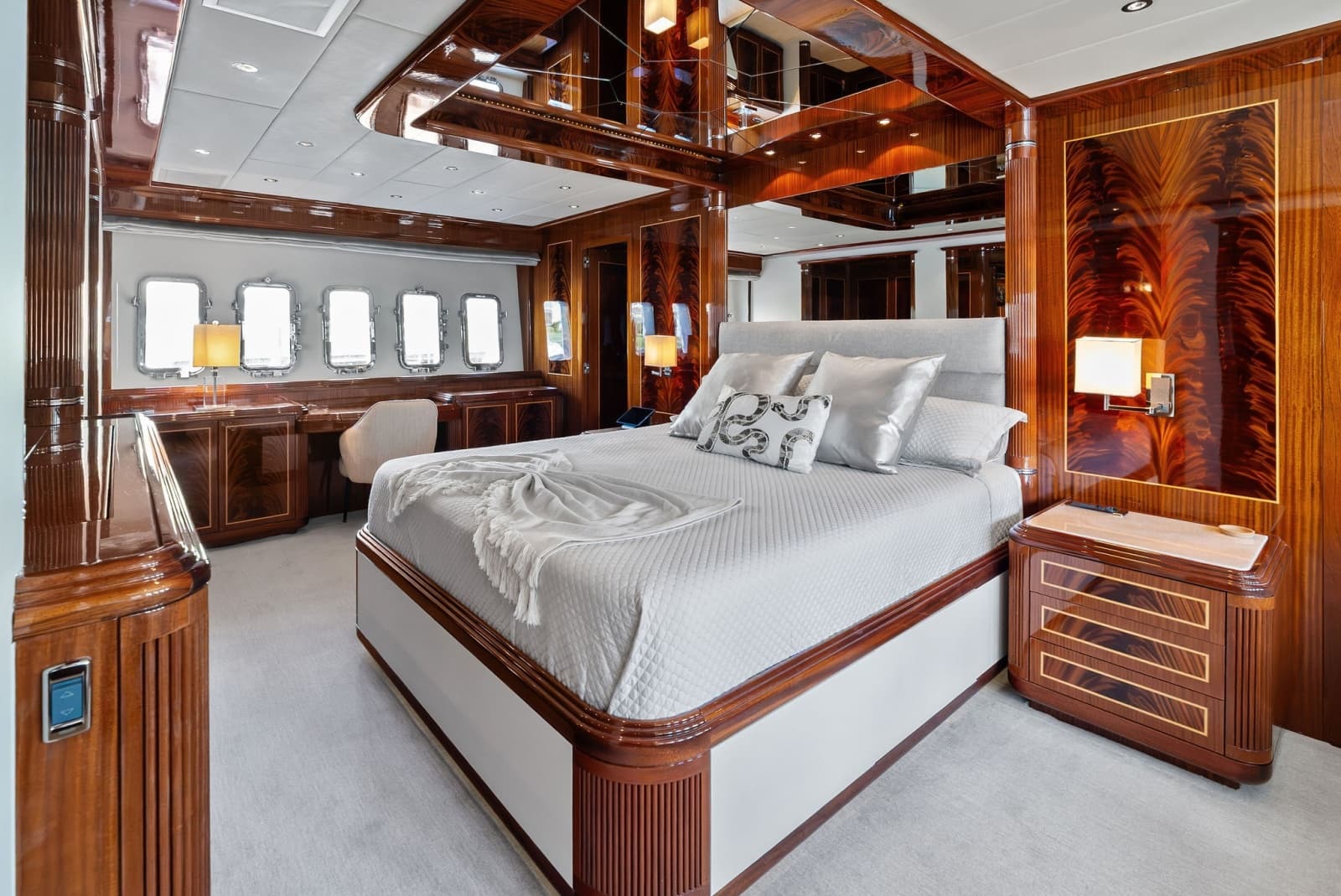 2005 Mangusta 130 - Photo 46