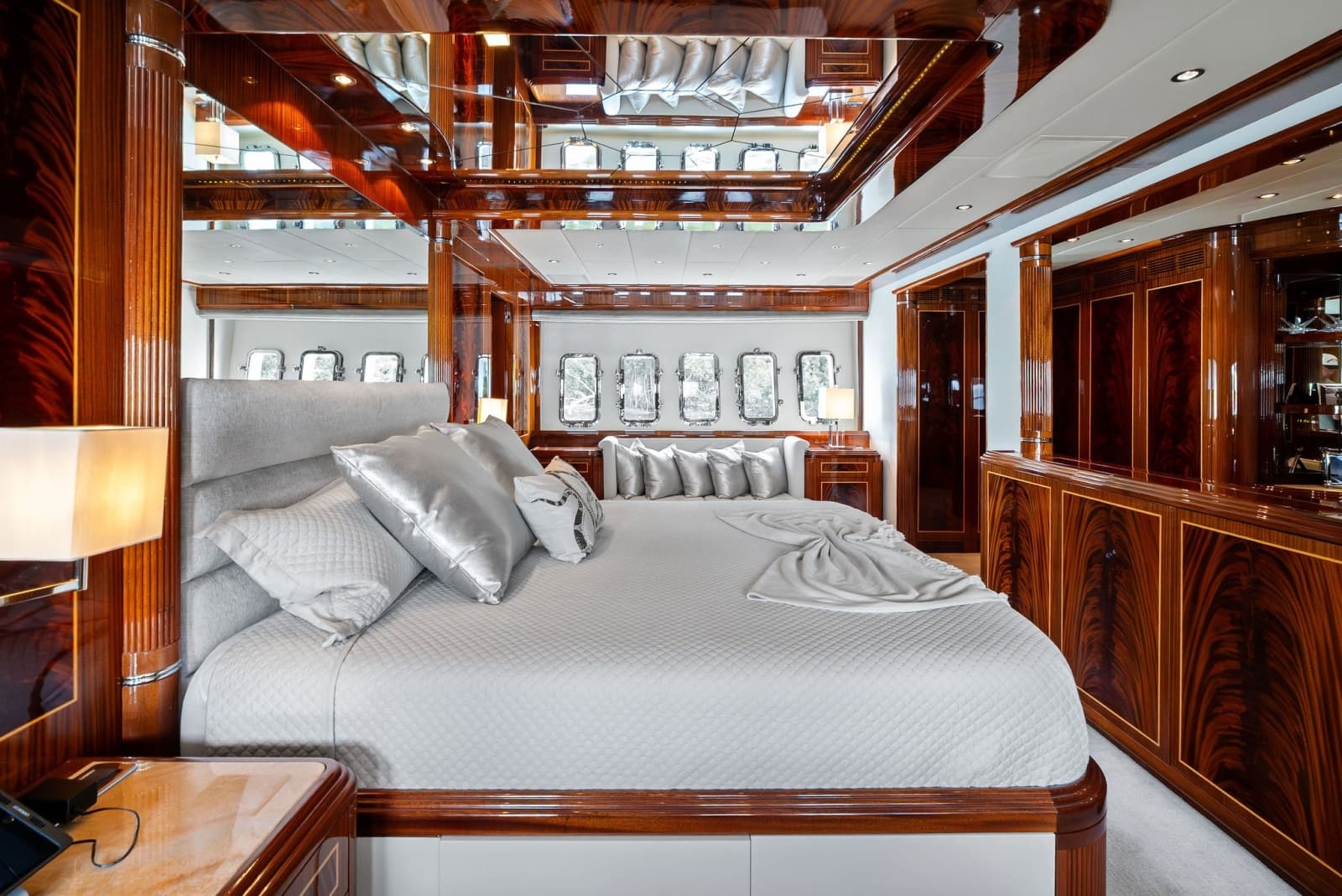 2005 Mangusta 130 - Photo 51