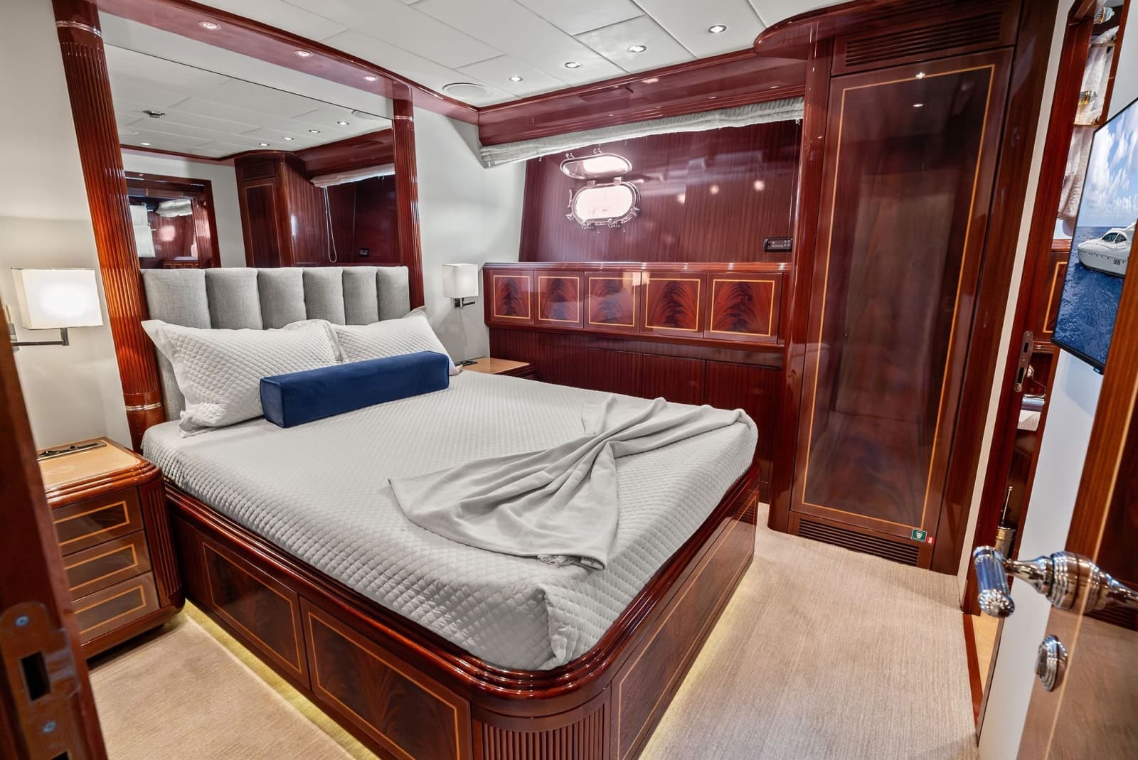2005 Mangusta 130 - Photo 70