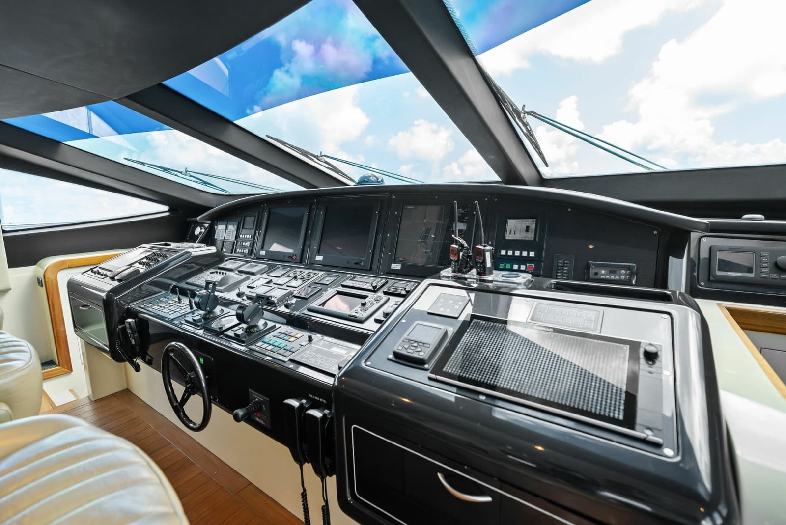 2005 Mangusta 130 - Photo 103