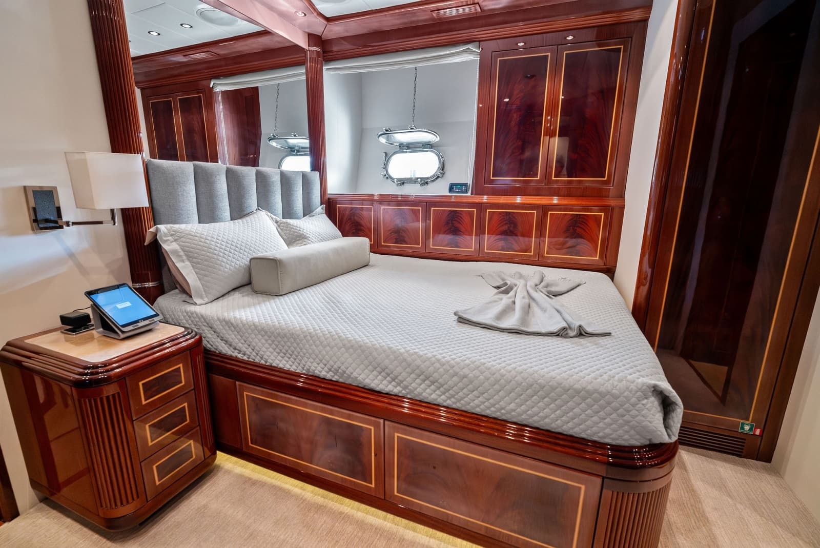 2005 Mangusta 130 - Photo 78