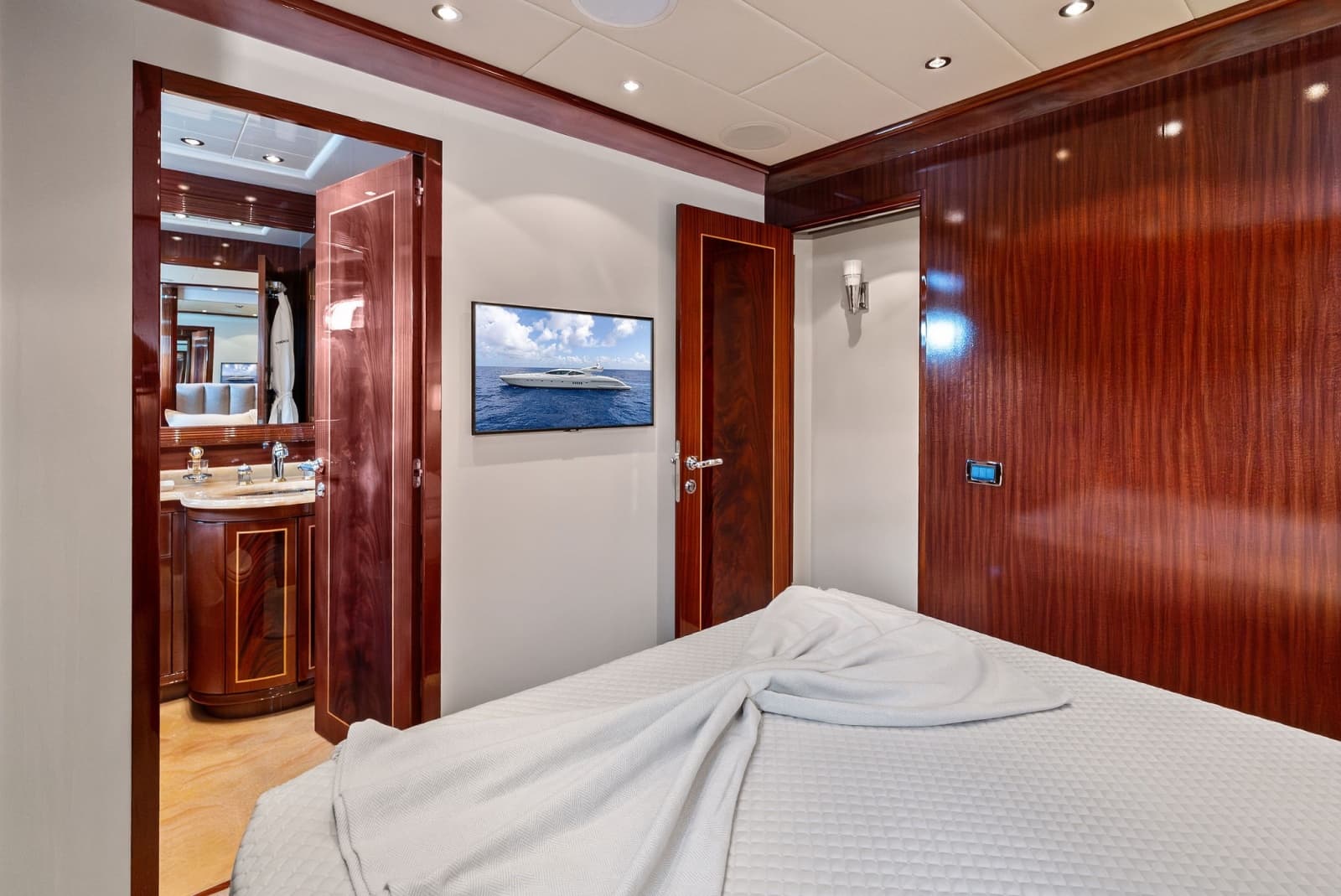 2005 Mangusta 130 - Photo 73