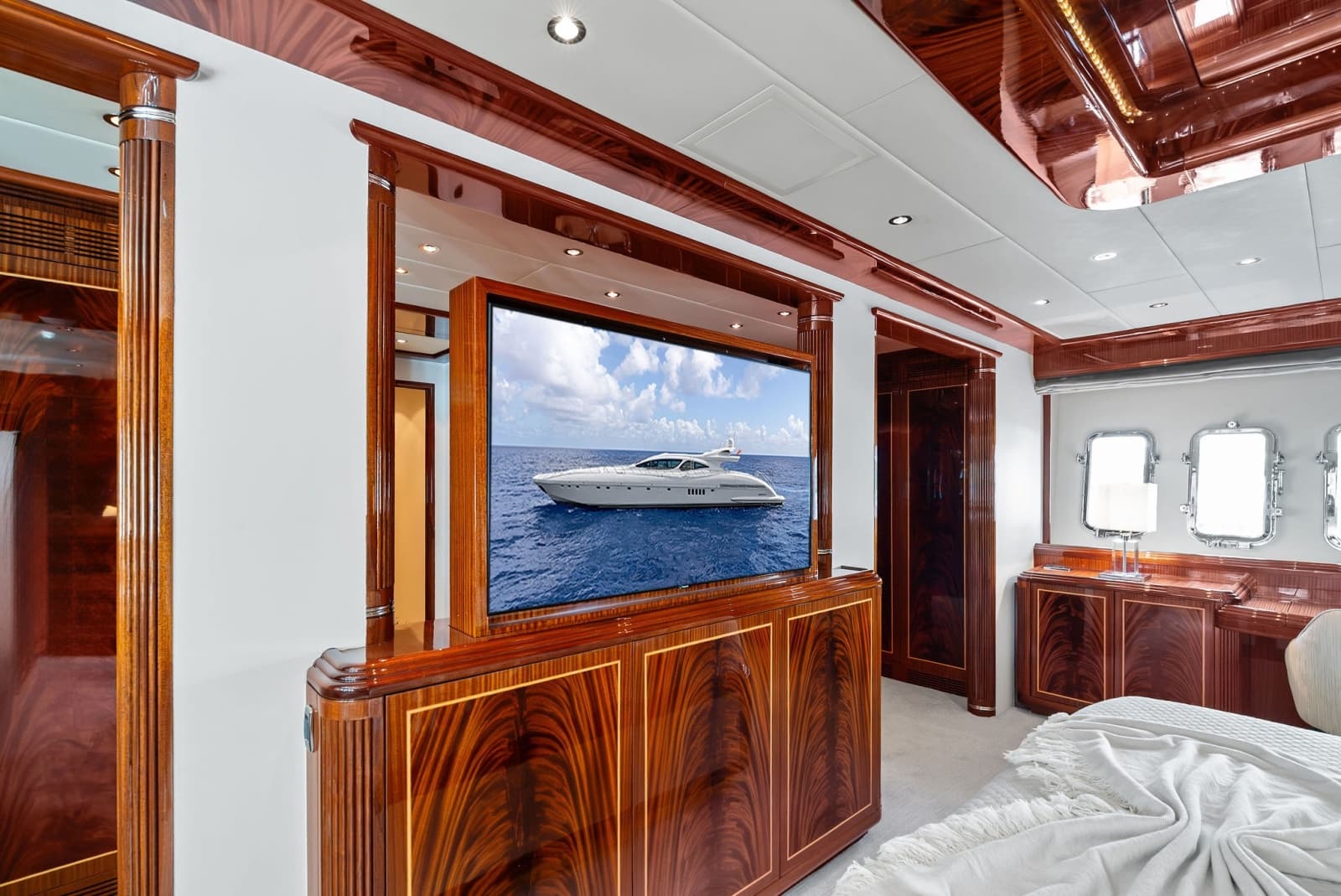 2005 Mangusta 130 - Photo 47