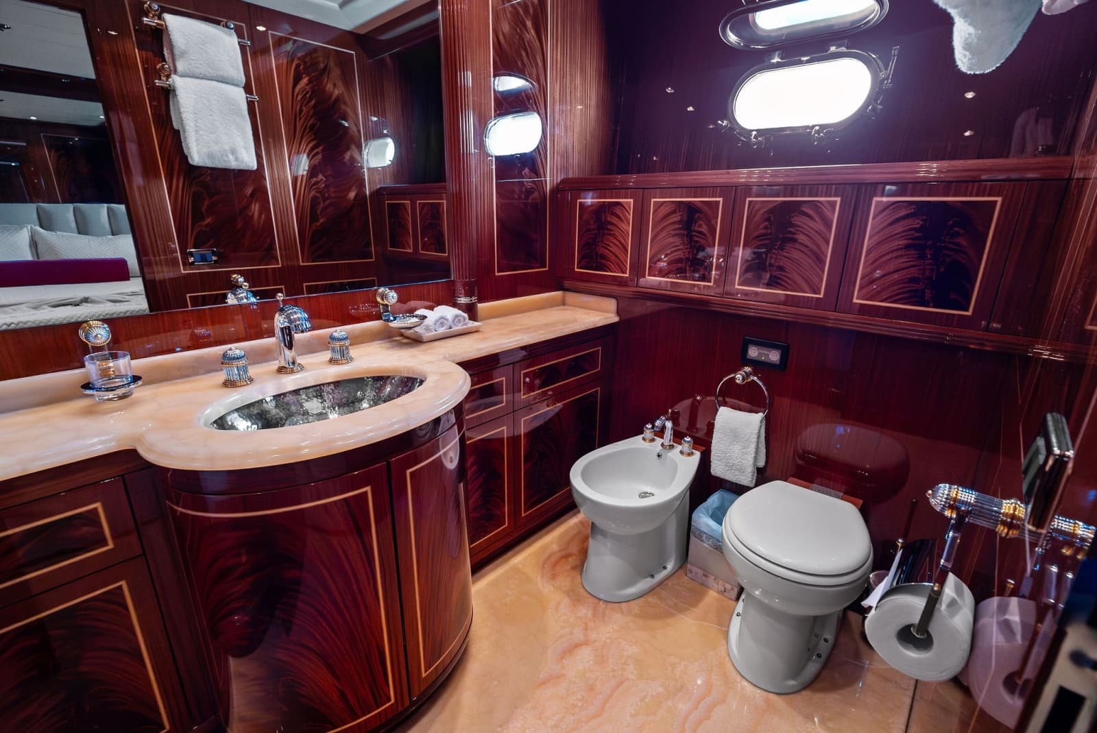 2005 Mangusta 130 - Photo 85