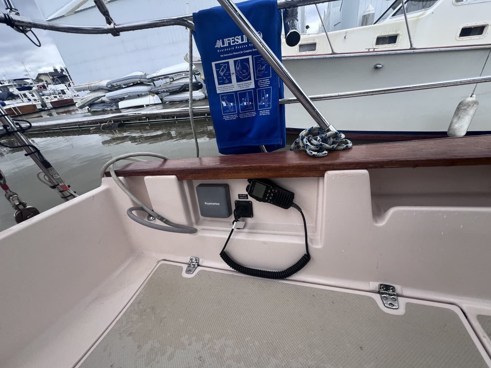 1997 Island Packet 37