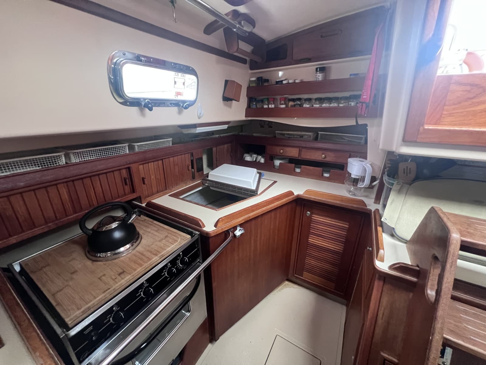 1997 Island Packet 37