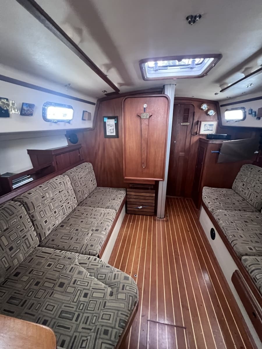 1997 Island Packet 37