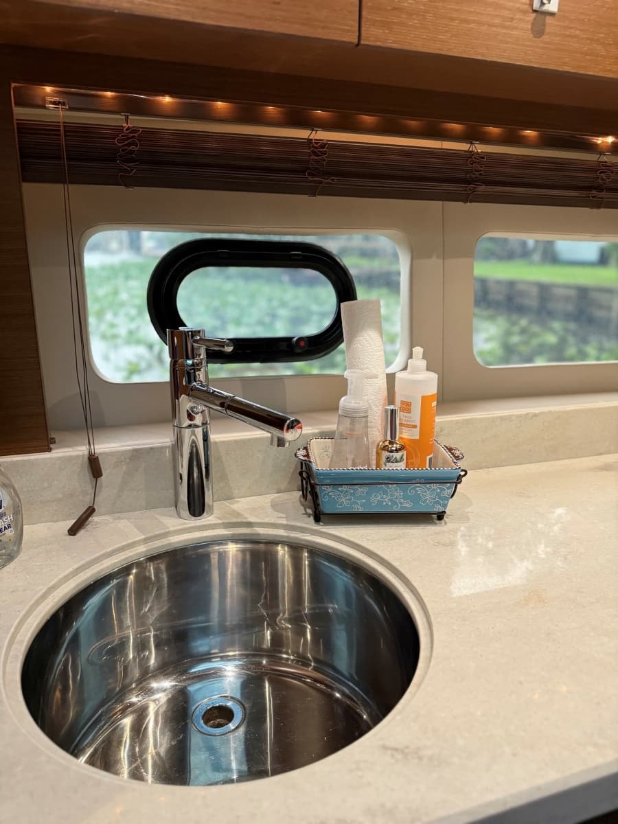 2016 Sea Ray 510 SUNDANCER - Photo 35