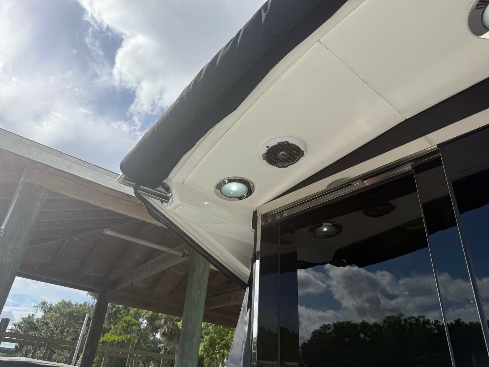 2016 Sea Ray 510 SUNDANCER - Photo 44