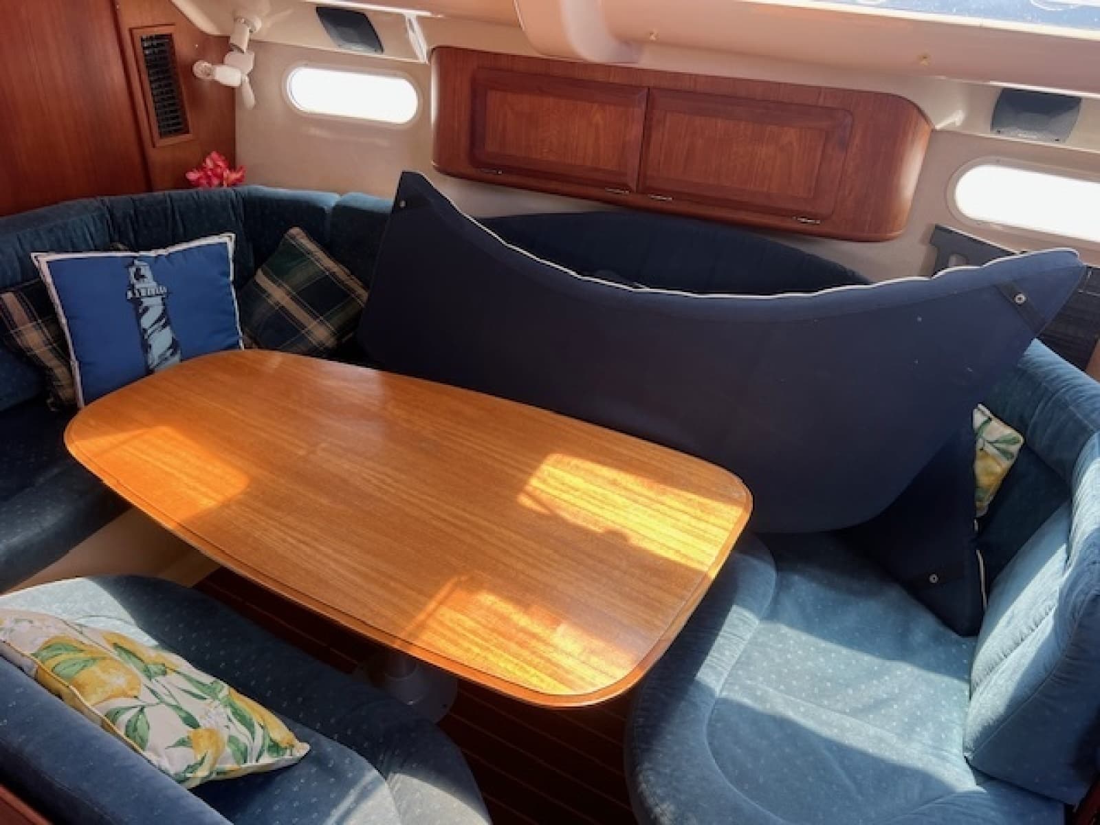 1997 Hunter 430 - Photo 20