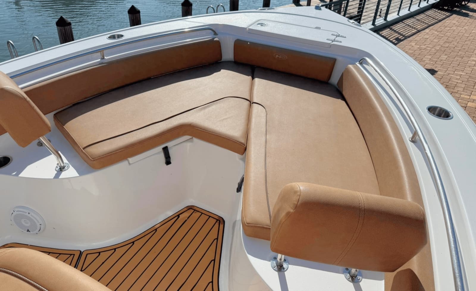 2021 Sea Hunt Ultra 229