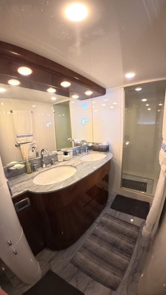 2005 Falcon Falcon 102 Flybridge