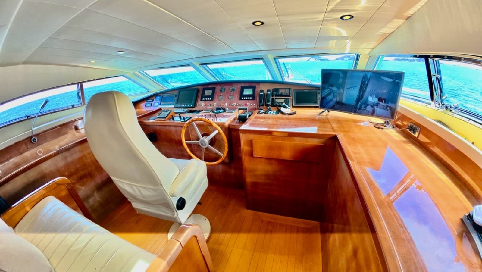 2005 Falcon Falcon 102 Flybridge - Photo 23