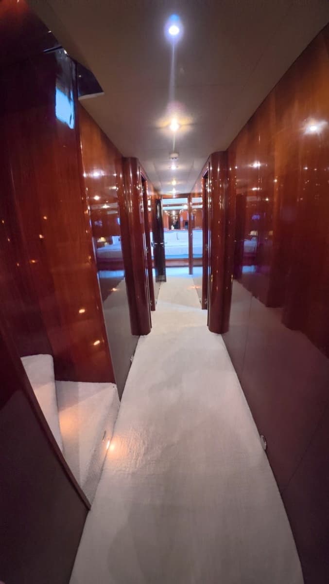 2005 Falcon Falcon 102 Flybridge