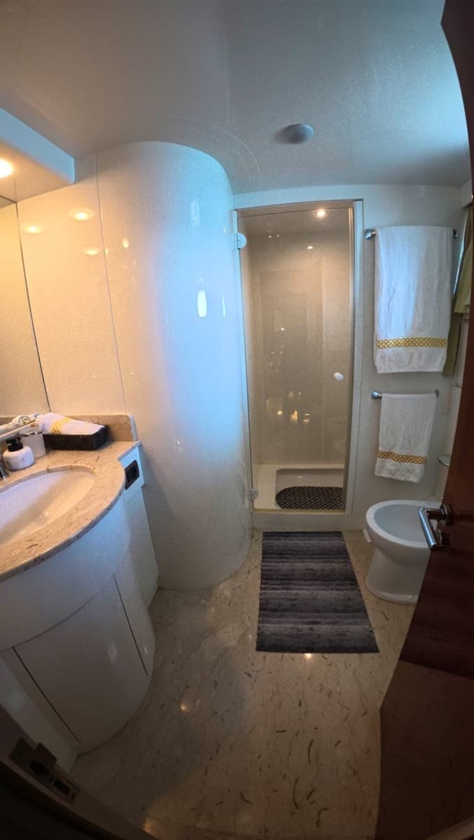 2005 Falcon Falcon 102 Flybridge