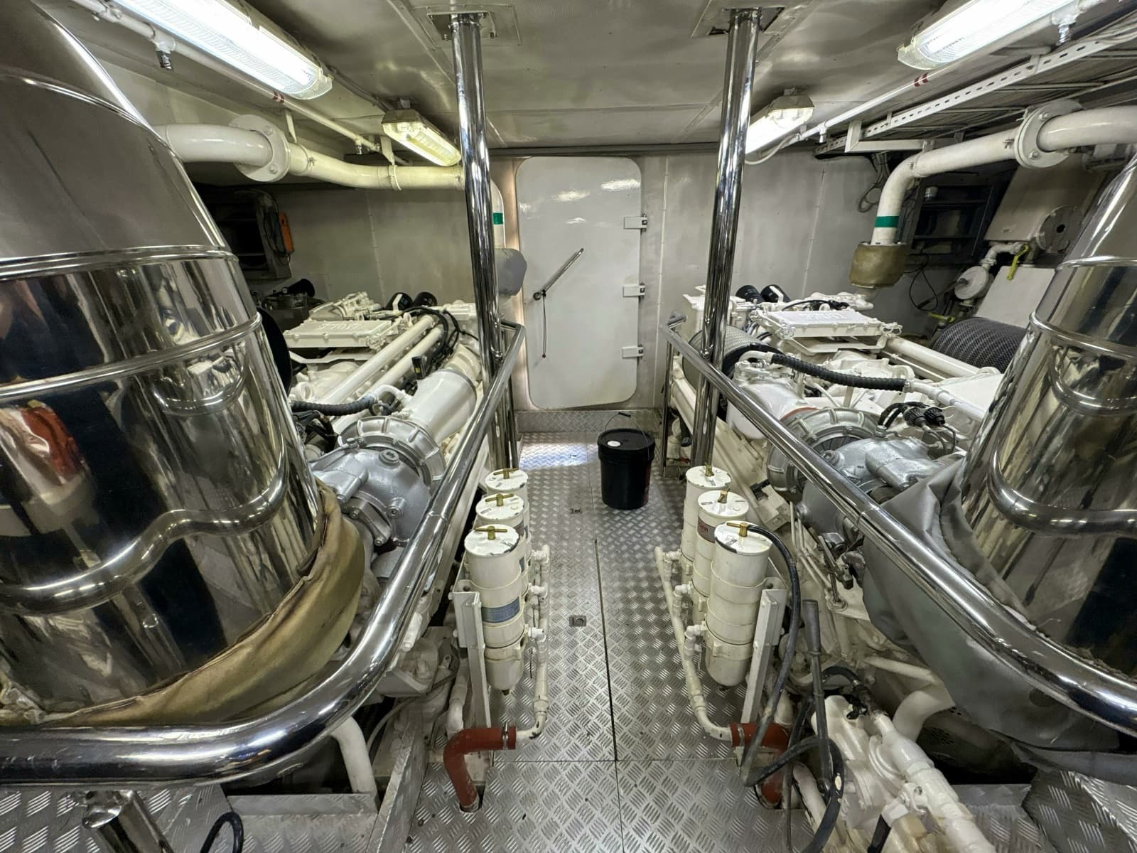 2005 Falcon Falcon 102 Flybridge - Photo 37