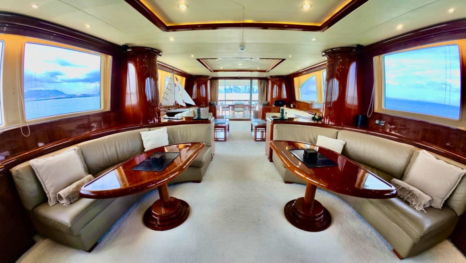 2005 Falcon Falcon 102 Flybridge - Photo 8