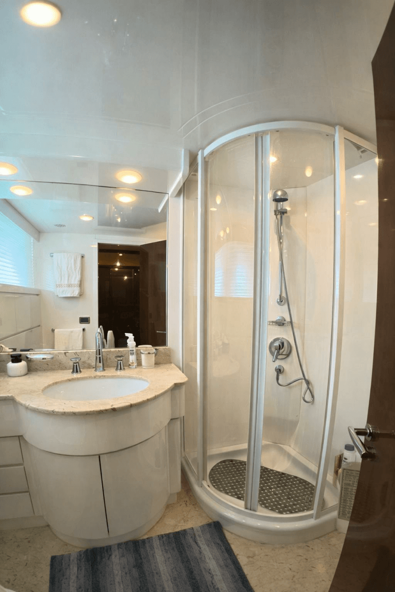 2005 Falcon Falcon 102 Flybridge - Photo 20