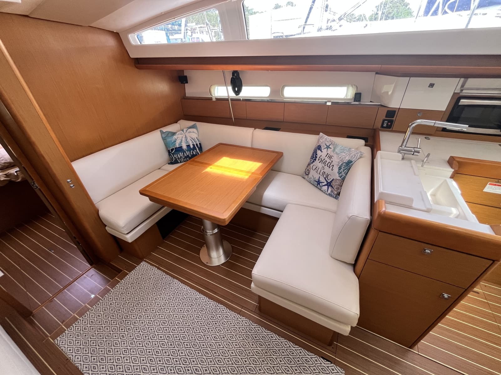 2015 Jeanneau 41 DS