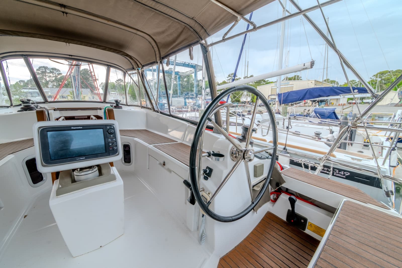 2015 Jeanneau 41 DS - Photo 11