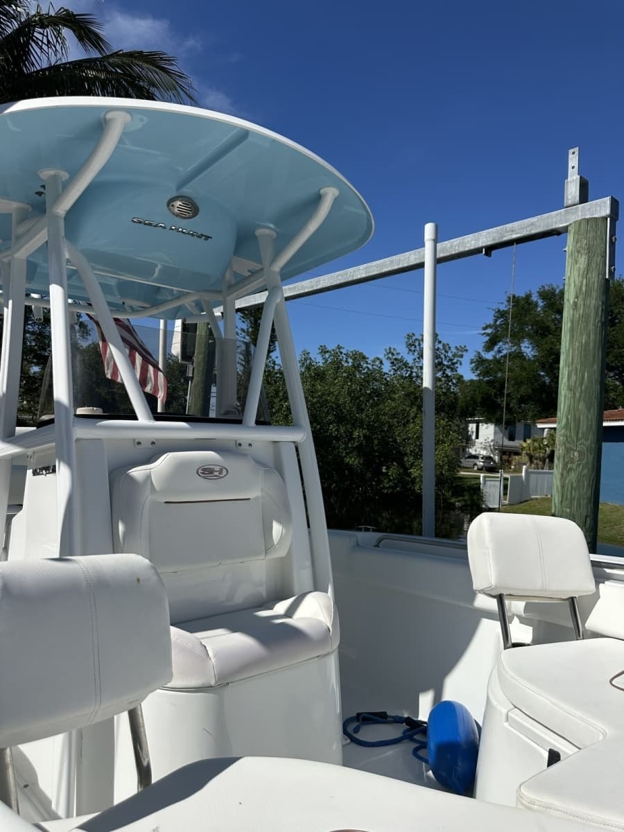 2018 Sea Hunt 225 Ultra