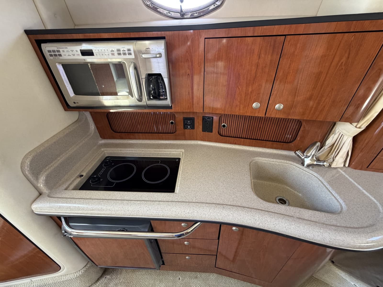 2006 Sea Ray 320 Sundancer
