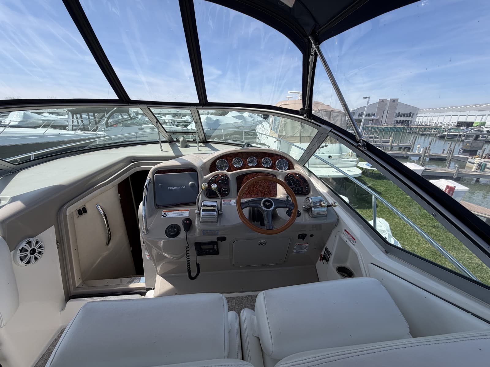 2006 Sea Ray 320 Sundancer