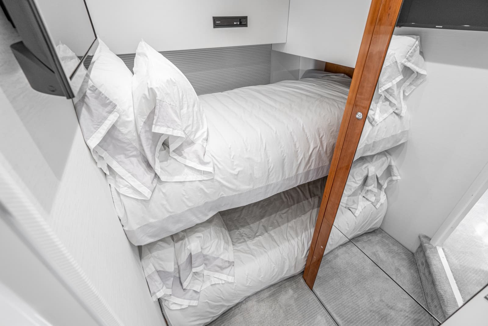 2005 Sunseeker 68 Predator