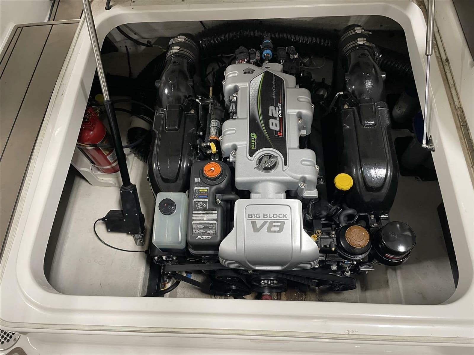 2019 Chaparral 297 SSX